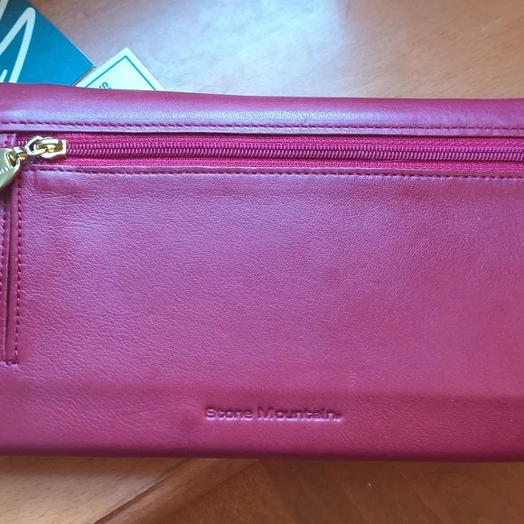 10 Items/$10 Stone Mountain Accessories Red Crossbody Bag - Picture 5 of 5